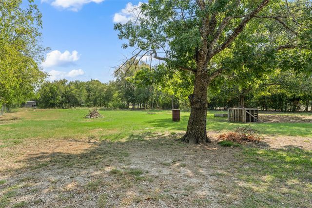 1348 Fm 434, Chilton, TX 76632