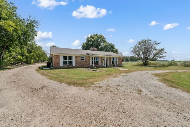 1348 Fm 434, Chilton, TX 76632