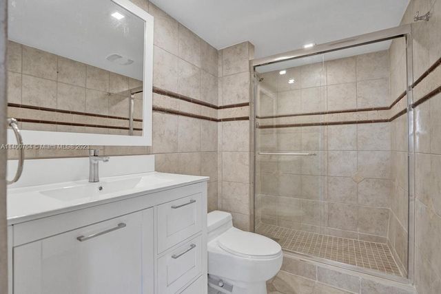 19667 Turnberry Way 26B, Aventura, FL 33180