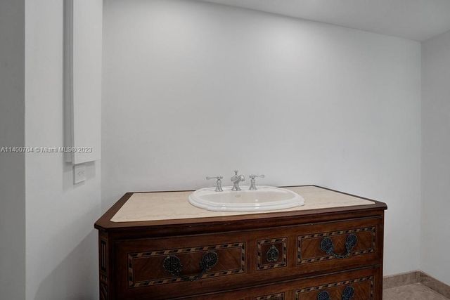 19667 Turnberry Way 26B, Aventura, FL 33180