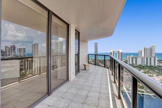 19667 Turnberry Way 26B, Aventura, FL 33180