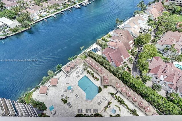 19667 Turnberry Way 26B, Aventura, FL 33180