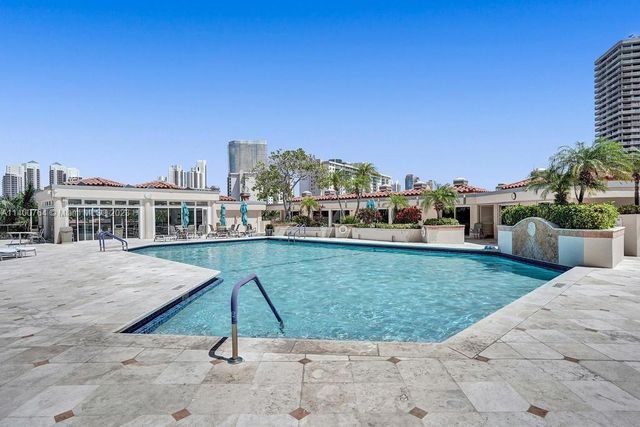 19667 Turnberry Way 26B, Aventura, FL 33180