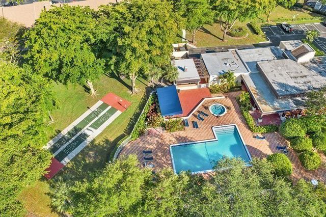 2051 SW 15th Street 211, Deerfield Beach, FL 33442