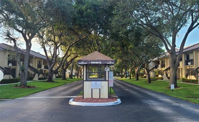 2051 SW 15th Street 211, Deerfield Beach, FL 33442