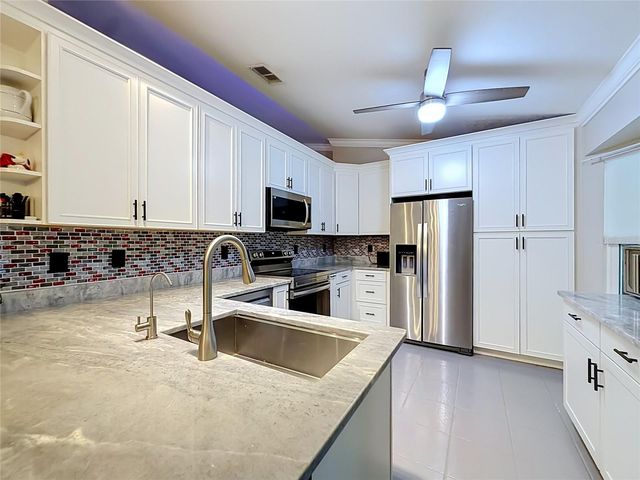 1 REDWOOD RUN COURT, Ocala, FL 34472