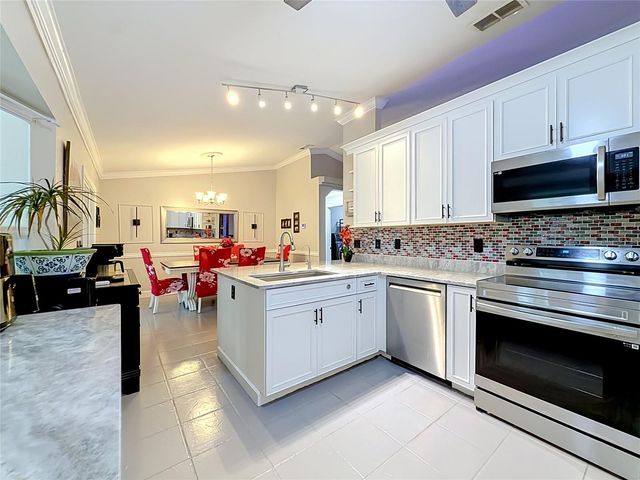 1 REDWOOD RUN COURT, Ocala, FL 34472