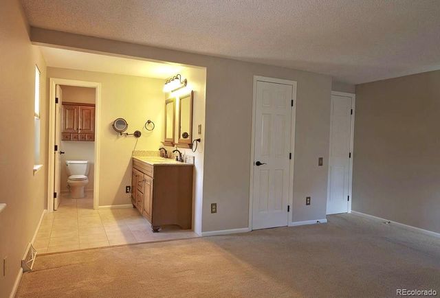 8401 E Long Avenue, Centennial, CO 80112