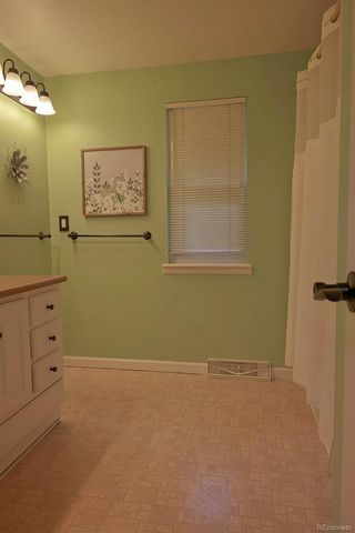 8401 E Long Avenue, Centennial, CO 80112