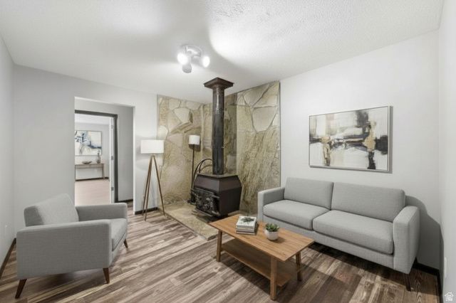 5625 S CRESTWOOD DR, South Ogden, UT 84405