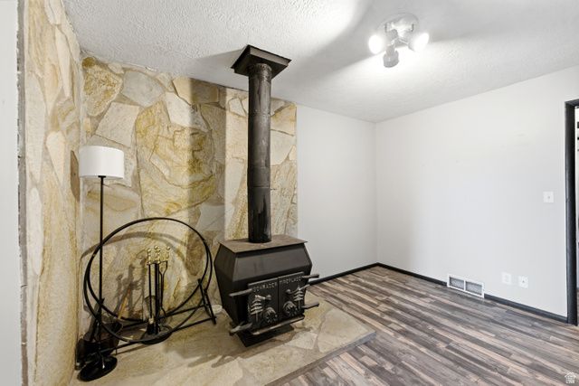 5625 S CRESTWOOD DR, South Ogden, UT 84405