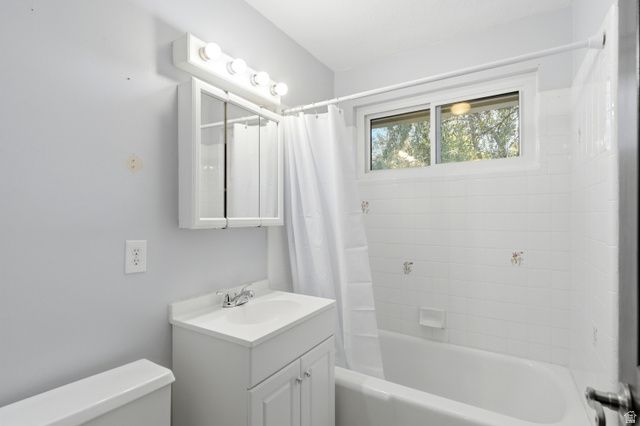 5625 S CRESTWOOD DR, South Ogden, UT 84405