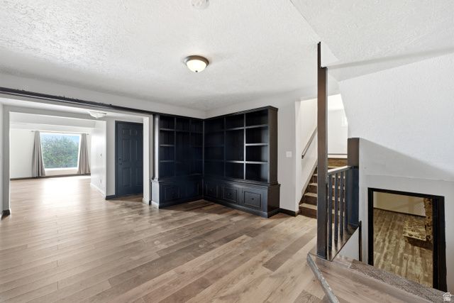 5625 S CRESTWOOD DR, South Ogden, UT 84405