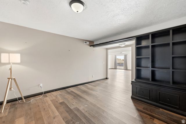 5625 S CRESTWOOD DR, South Ogden, UT 84405