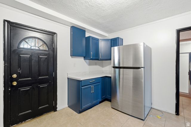 5625 S CRESTWOOD DR, South Ogden, UT 84405