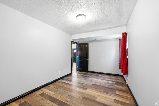5625 S CRESTWOOD DR, South Ogden, UT 84405