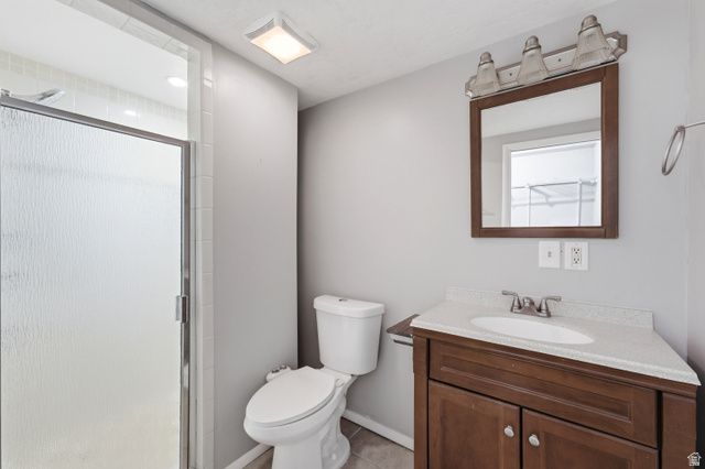 5625 S CRESTWOOD DR, South Ogden, UT 84405