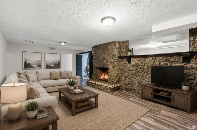 5625 S CRESTWOOD DR, South Ogden, UT 84405