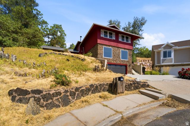 5625 S CRESTWOOD DR, South Ogden, UT 84405