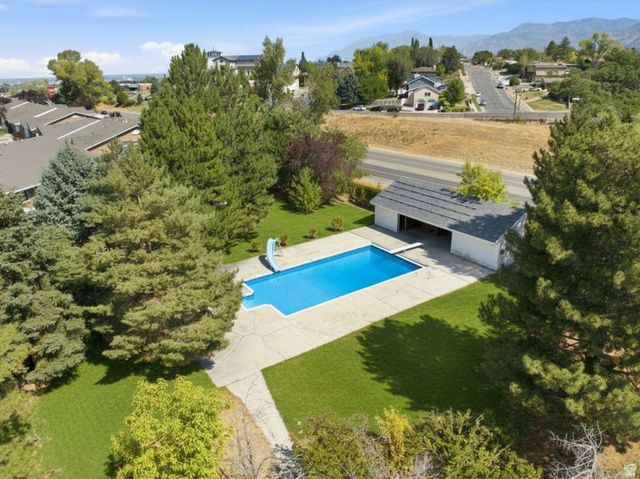 5625 S CRESTWOOD DR, South Ogden, UT 84405