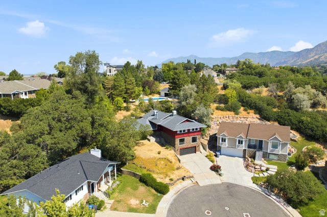 5625 S CRESTWOOD DR, South Ogden, UT 84405