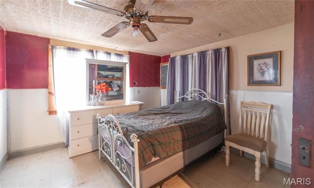 273 Highway 42, Iberia, MO 65459