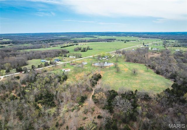 273 Highway 42, Iberia, MO 65459