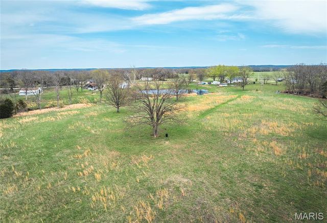 273 Highway 42, Iberia, MO 65459