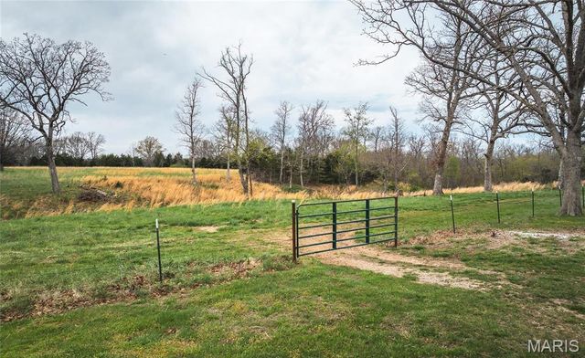 273 Highway 42, Iberia, MO 65459