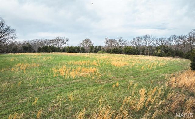 273 Highway 42, Iberia, MO 65459