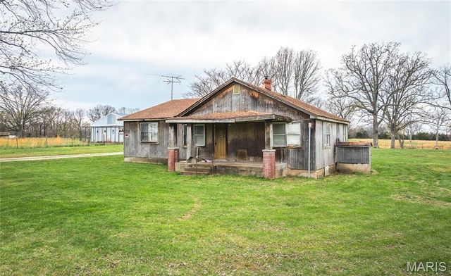 273 Highway 42, Iberia, MO 65459