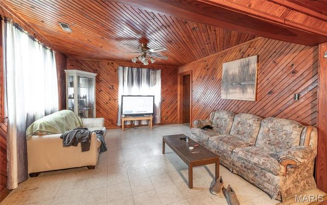 273 Highway 42, Iberia, MO 65459