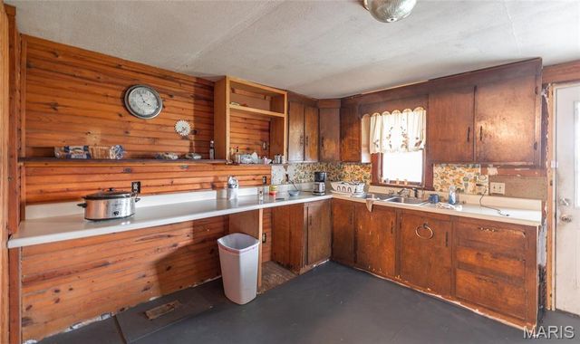 273 Highway 42, Iberia, MO 65459