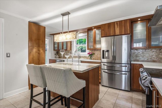 9 W 14th Street, Huntington Station, NY 11746