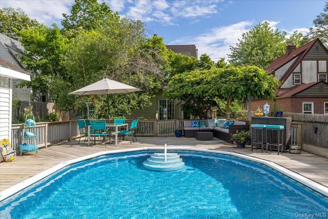 9 W 14th Street, Huntington Station, NY 11746