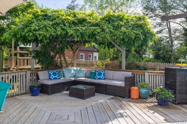 9 W 14th Street, Huntington Station, NY 11746