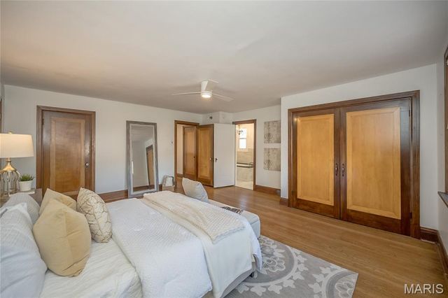 8000 Venetian Drive, St Louis, MO 63105