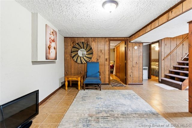 8611 Burdette Drive, Charlestown, IN 47111