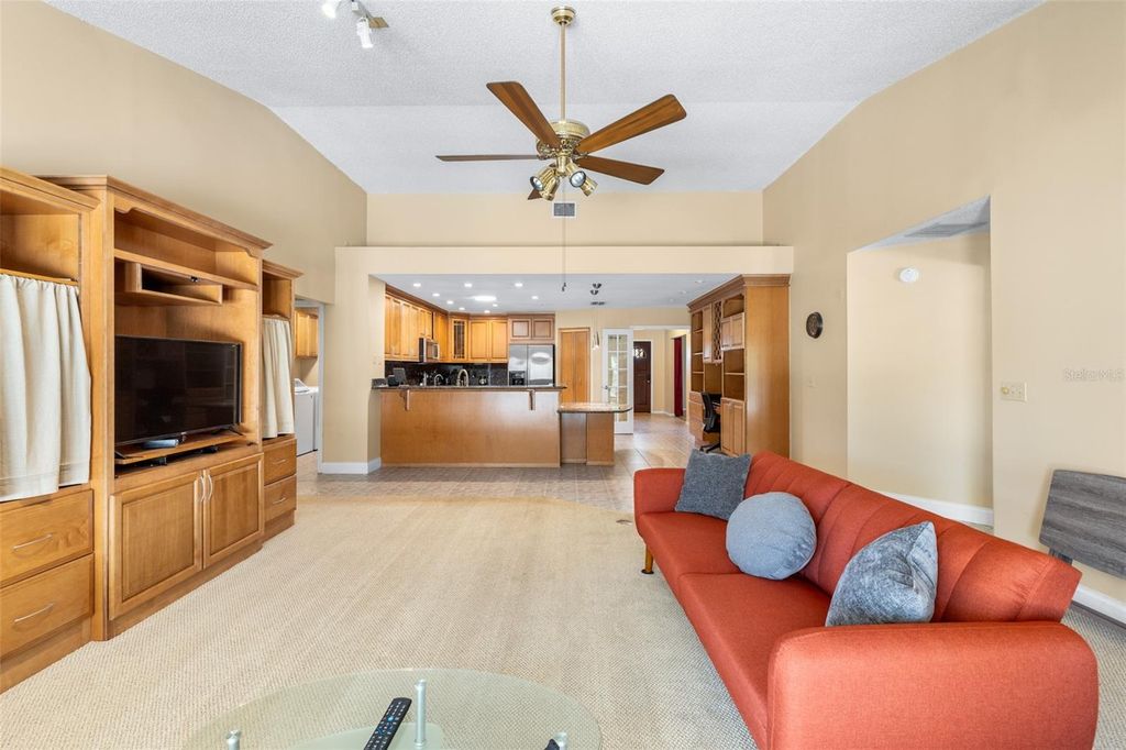 Image 27 of property listing at 9503 PEBBLE GLEN AVENUE, Tampa, FL 33647