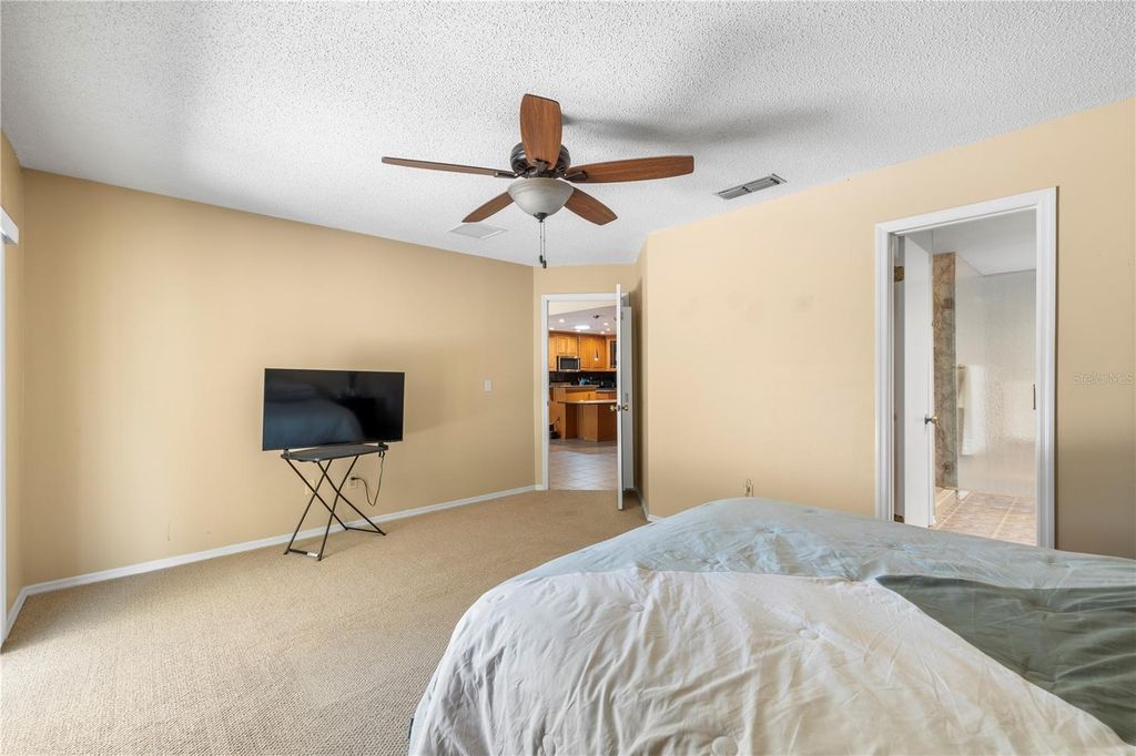 Image 29 of property listing at 9503 PEBBLE GLEN AVENUE, Tampa, FL 33647