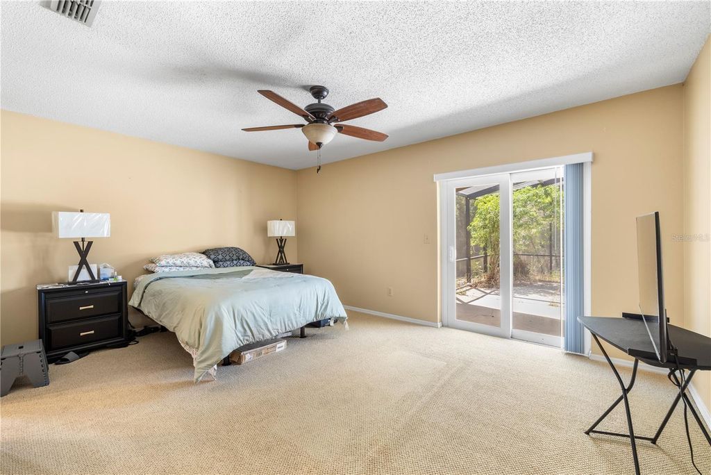 Image 37 of property listing at 9503 PEBBLE GLEN AVENUE, Tampa, FL 33647