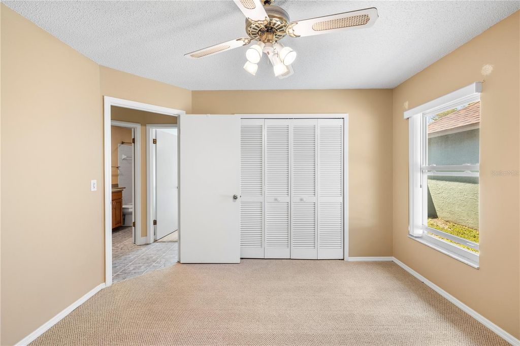 Image 41 of property listing at 9503 PEBBLE GLEN AVENUE, Tampa, FL 33647