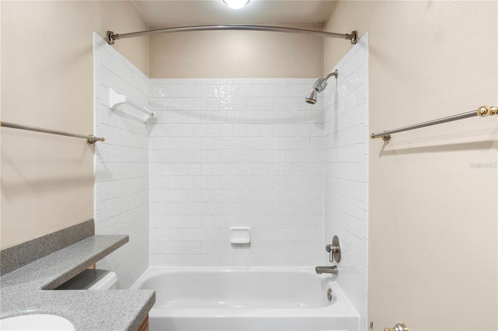 Image 43 of property listing at 9503 PEBBLE GLEN AVENUE, Tampa, FL 33647