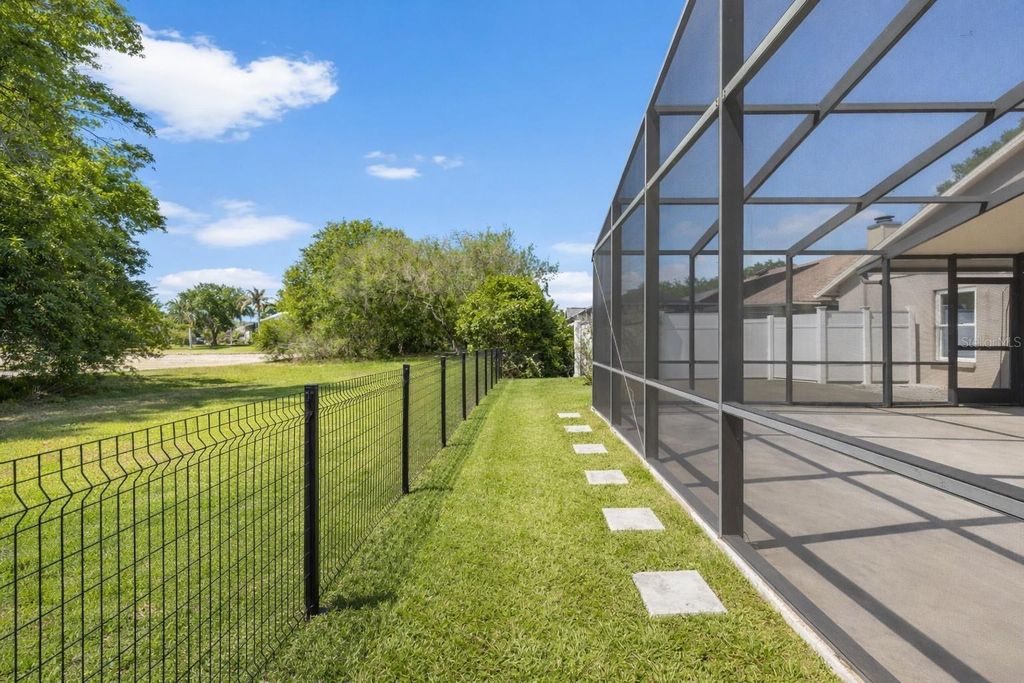 Image 49 of property listing at 9503 PEBBLE GLEN AVENUE, Tampa, FL 33647