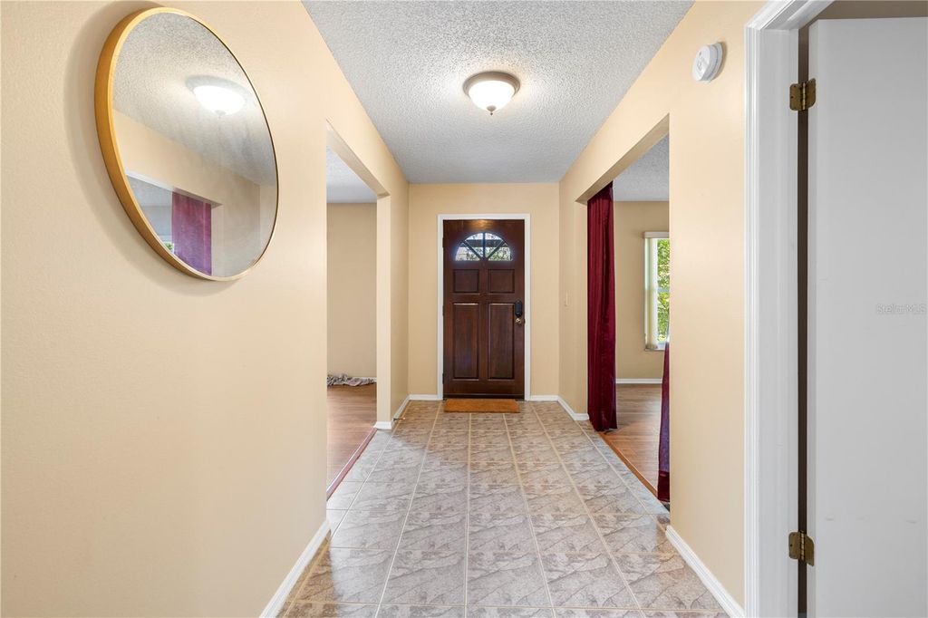 Image 7 of property listing at 9503 PEBBLE GLEN AVENUE, Tampa, FL 33647