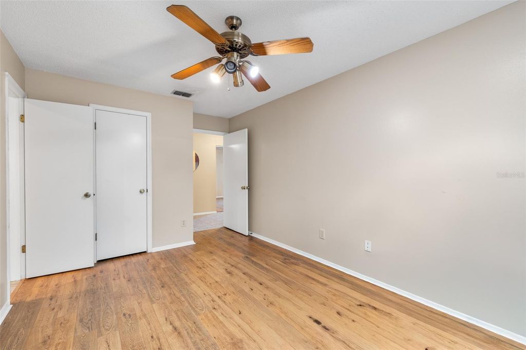 Image 10 of property listing at 9503 PEBBLE GLEN AVENUE, Tampa, FL 33647