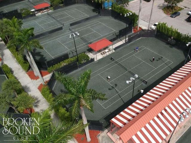 6675 NW 25th Way, Boca Raton, FL 33496