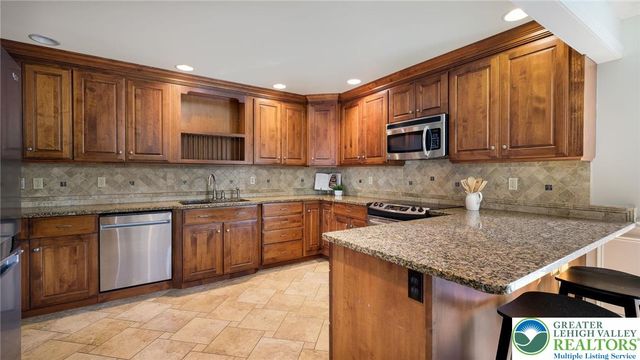 9032 Claussville Road, Weisenberg Twp, PA 18051