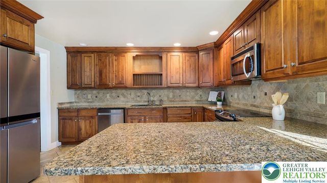 9032 Claussville Road, Weisenberg Twp, PA 18051