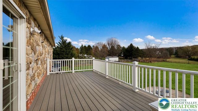 9032 Claussville Road, Weisenberg Twp, PA 18051